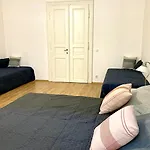Valentine\'S National Museum Apartments
