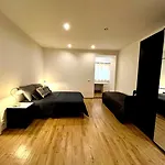 Valentine\'S National Museum Apartments